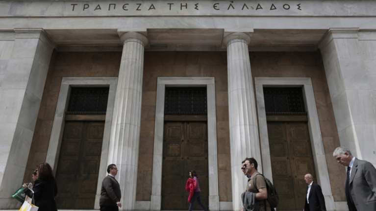 Η "λερναία ύδρα" των "κόκκινων" δανείων ανησυχεί τις τράπεζες