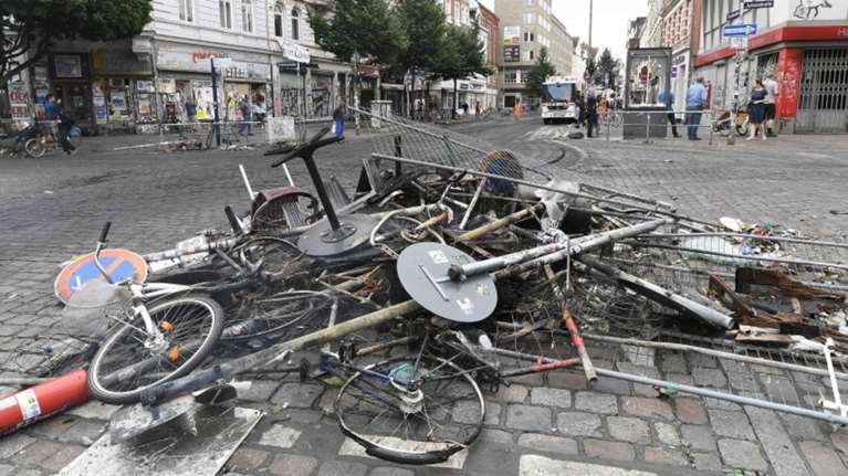 Εικόνες καταστροφής μετά τις διαδηλώσεις στο Αμβούργο