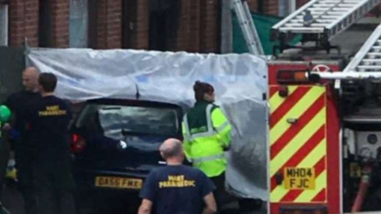 Μάνα με τρία παιδιά «χάθηκαν» μετά από φωτιά στο σπίτι τους