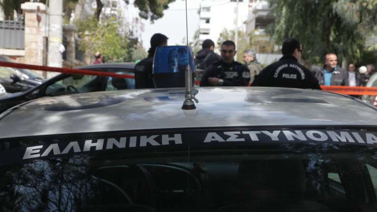 Η ΕΛ.ΑΣ «ξήλωσε»  δυο μεγάλες  σπείρες εκβιαστών &amp; μπράβων