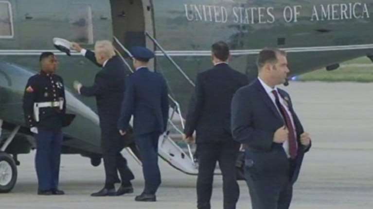 Ο Τραμπ κυνηγά πηλίκιο - Βίντεο κάνει τον γύρο του διαδικτύου