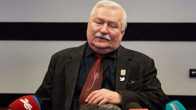 Εκτάκτως στο νοσοκομείο ο Λεχ Βαλέσα