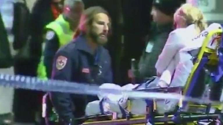 Η αστυνομία εισέβαλε σε πάρτι swingers και πυροβόλησε ζευγάρι