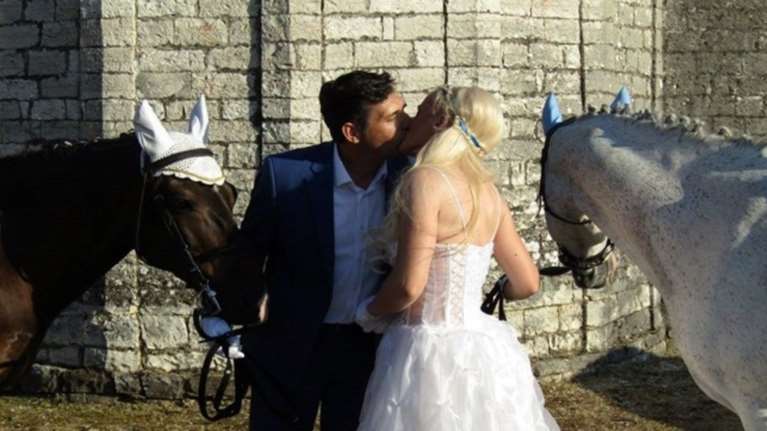 Γιάννενα: Ο ξεχωριστός γάμος της «αμαζόνας» και του «πεταλωτή»  -φωτό