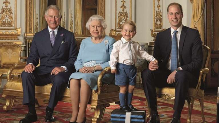 Χαμός στην Αγγλία: Απολύθηκε επειδή έκανε σχόλιο για τον μικρό πρίγκιπα