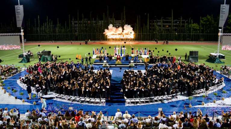 Η ατμοσφαιρική τελετή αποφοίτησης των φοιτητών του Deree
