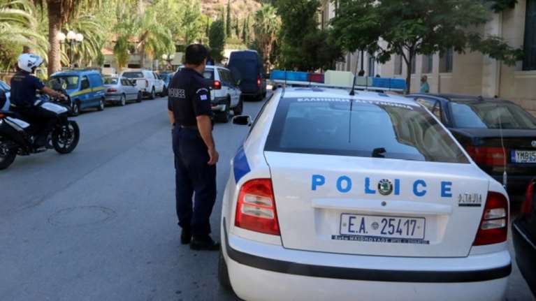 Χειροπέδες σε 29χρονο για βιασμούς σε ασανσέρ-θύμα του και ανήλικη