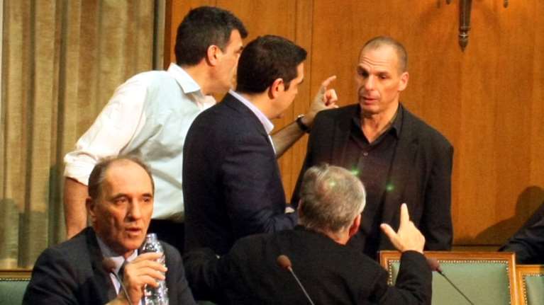 Καλοκαίρι του 2015: ΣΥΡΙΖΑ στην "πόρτα του φρενοκομείου"