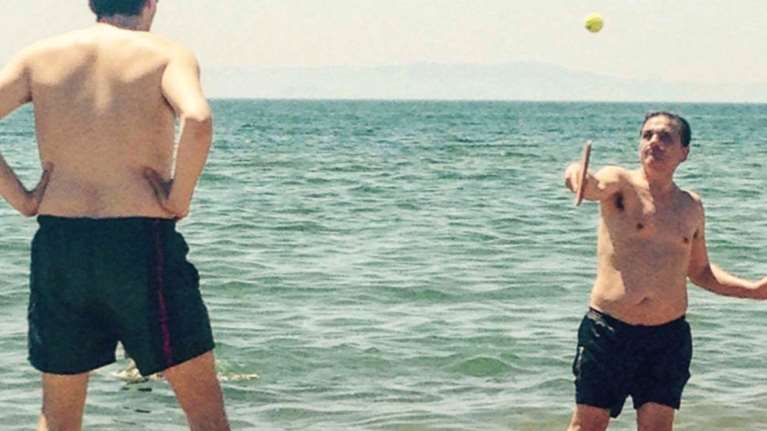 Οι διακοπές του Ευκλείδη στην Ηλεία και οι... ρακέτες