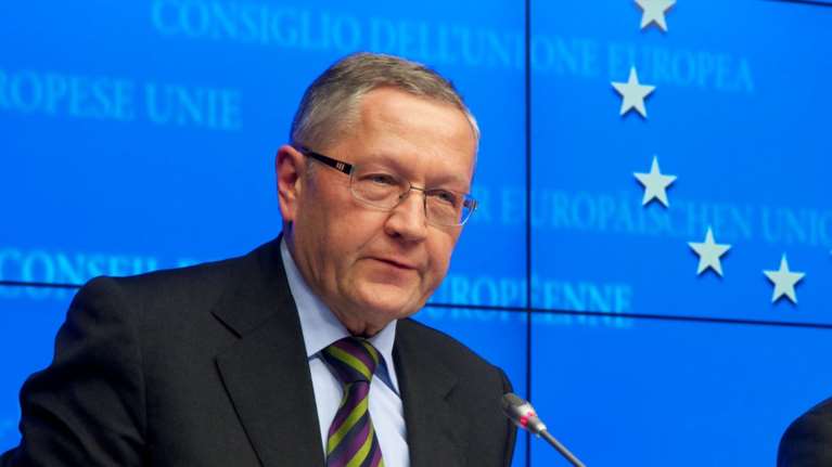 Ρέγκλινγκ: Η Ελλάδα να βγει στις αγορές πριν λήξει το πρόγραμμα