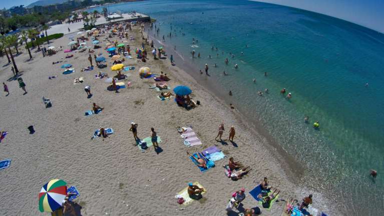 Υπουργείο Υγείας: Πού απαγορεύεται να κάνετε μπάνιο στην Αττική