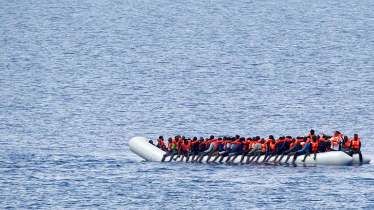 Stern: Ακροδεξιοί θέλουν να  μπλοκάρουν πρόσφυγες στις λιβυκές ακτές