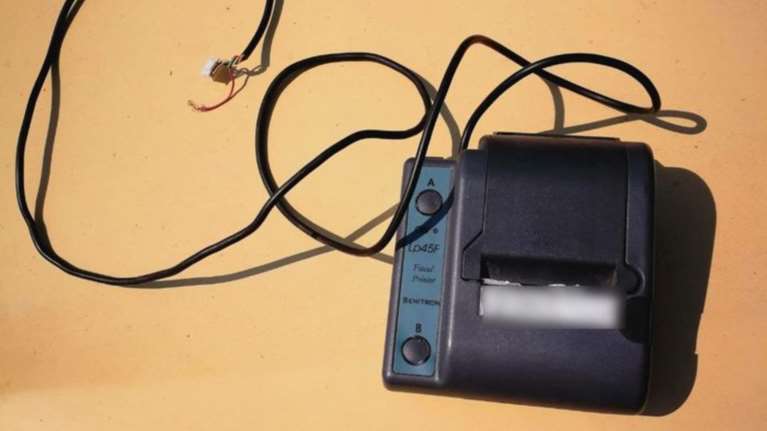 Χειροπέδες σε 13 οδηγούς ταξί με «πειραγμένα» ταξίμετρα