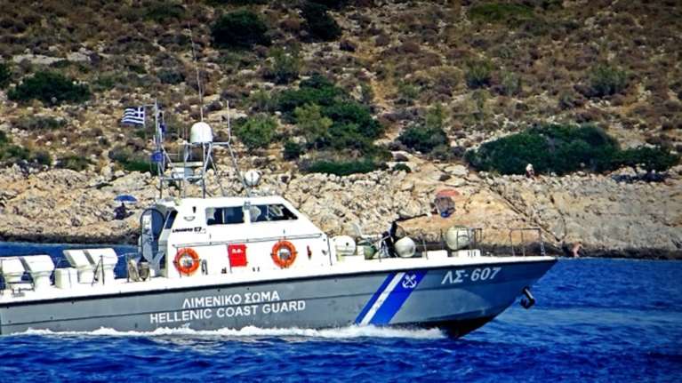 Στο Λαύριο μεταφέρονται πρόσφυγες που εντοπίστηκαν σε σκάφος