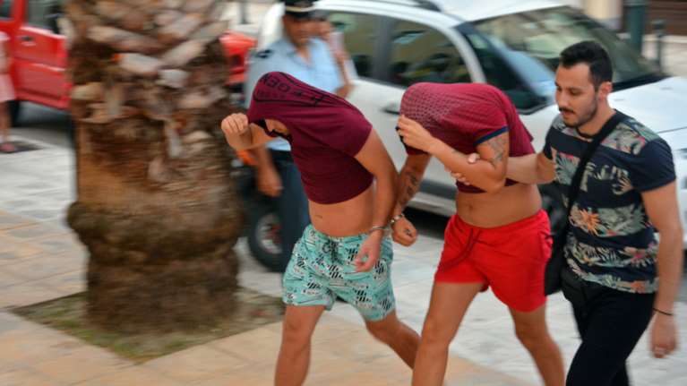 Υπόθεση Bakari: Δύο Σέρβοι περιγράφουν πως χτύπησαν το θύμα