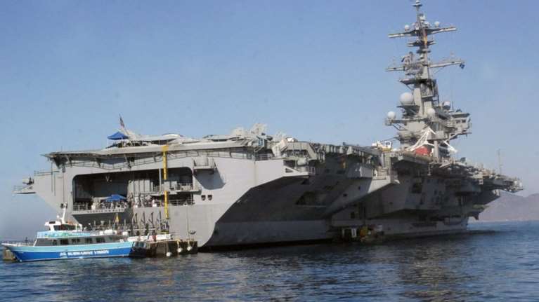 Το αεροπλανοφόρο Bush μπλόκαρε τουρκικές συχνότητες