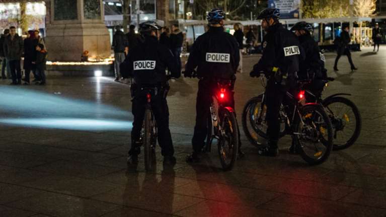 Απαγόρευση κυκλοφορίας σε ανηλίκους μετά τις 11 το βράδυ σε γαλλικο χωριό