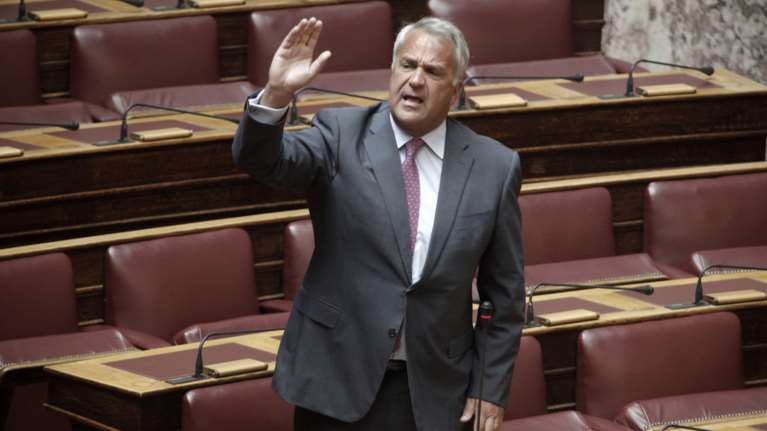 Σωρεία ρουσφετιών στο νομοσχέδιο του ΥΠΕΣ καταγγέλλει η αντιπολίτευση