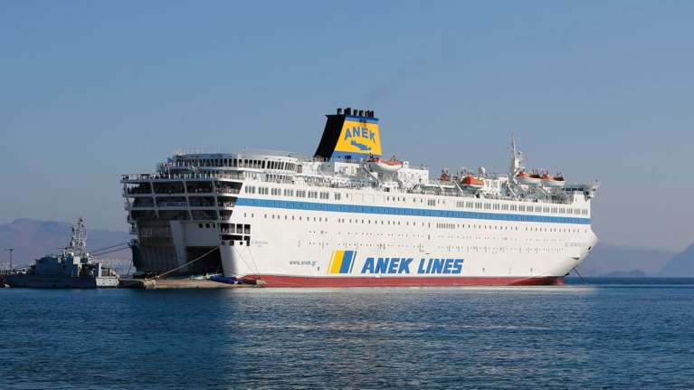 35χρονη γέννησε πρόωρα αγοράκι μέσα στο πλοίο «Ελευθέριος Βενιζέλος»