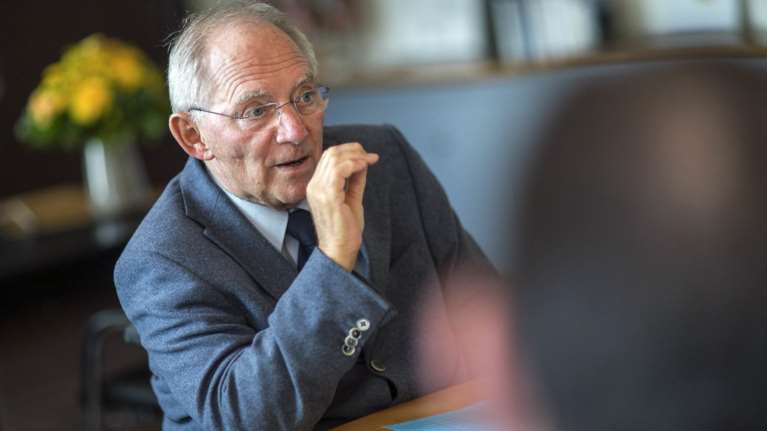 Σόιμπλε: Να προχωρήσουμε στην ολοκλήρωση της Ευρωζώνης