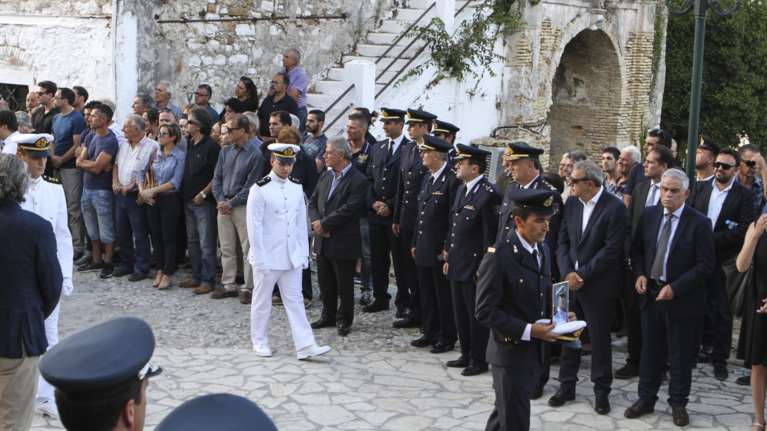 Κηδεία Α.Μουζακίτη: Ζήτησαν ναύλα από πυροσβέστες που πήγαν να τον τιμήσουν