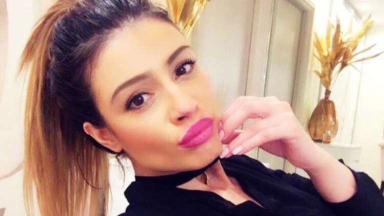 H Μίνα Αρναούτη δείχνει για πρώτη φορά τα σημάδια από το δυστύχημα -φωτό