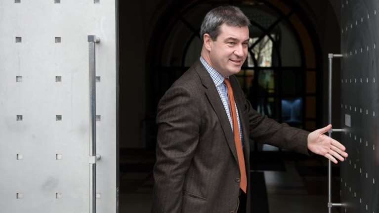 Οχι Σρέντερ στα σχέδια του Μακρόν για την Ευρωζώνη