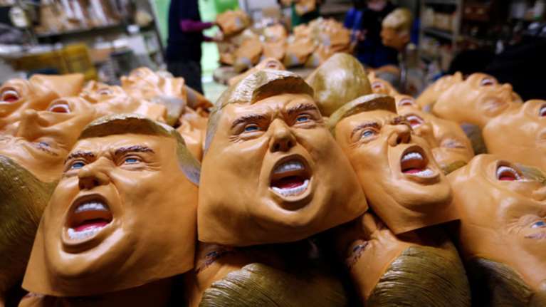 Λήστευαν ATM φορώντας μάσκες με το πρόσωπο του Ντόναλντ Τραμπ