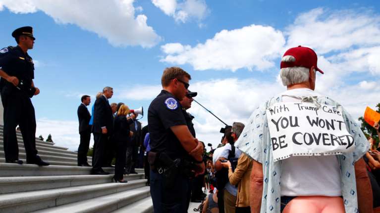 Xάος στη Γερουσία για την κατάργηση του Obamacare