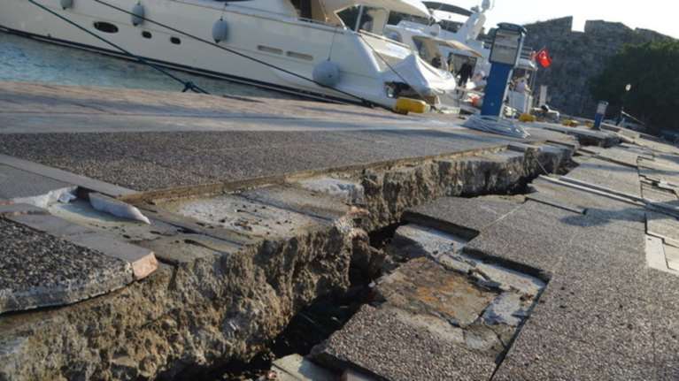 Απίστευτο: Η πόλη της Κω παραμορφώθηκε 4 εκ. από τον σεισμό