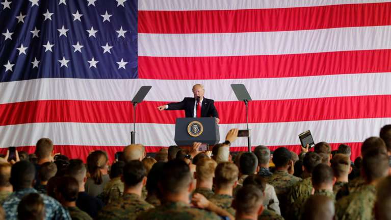 Εκτός αμερικανικού στρατού θέτει τους διαφυλικούς ο Ντόναλντ Τραμπ