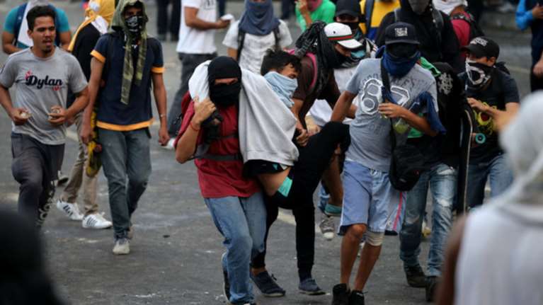 Η αντιπολίτευση καλεί σε διαδηλώσεις παρά την απαγόρευση Μαδούρο