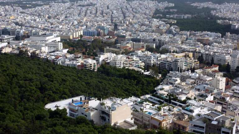 Αγώνας δρόμου της κυβέρνησης για τις νέες αντικειμενικές αξίες