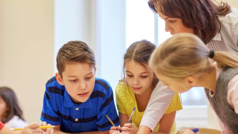 Στα χαρακώματα υπουργείο - ιδιωτικά σχολεία για τη φοίτηση ΑΜΕΑ