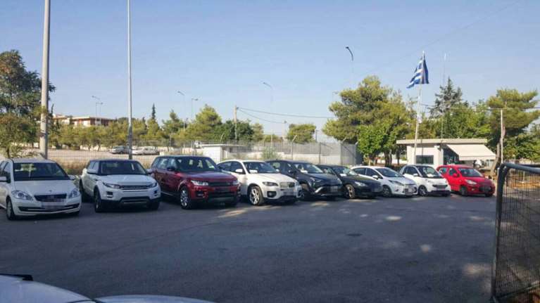 Γνωστός εφοπλιστής θύμα της σπείρας που έκλεβε πολυτελή αμάξια - Φωτο