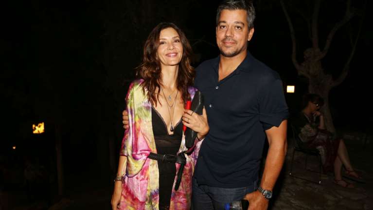 Κατερίνα Λέχου: Πανέμορφη σε σπάνια βραδινή έξοδο με τον σύζυγό της