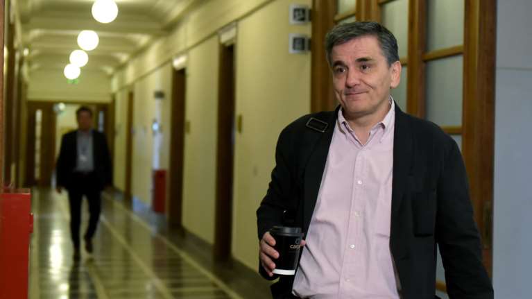 Ηχηρό μήνυμα Τσακαλώτου: Το κατενάτσιο υπουργών κοστίζει