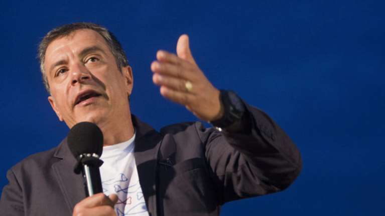 Θεοδωράκης: Οι ΣΥΡΙΖΑΝΕΛ γυρόφερναν τη δραχμή αλλά φοβήθηκαν το Γουδί