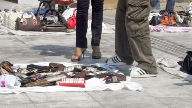 Σοκ στη Ρόδο: Δύο14χρονα ξυλοκόπησαν μετανάστες μικροπωλητές