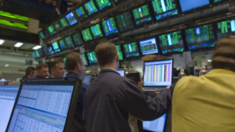 Εκτοξεύτηκε ο Dow Jones - Στις 22.000 μονάδες για πρώτη φορά