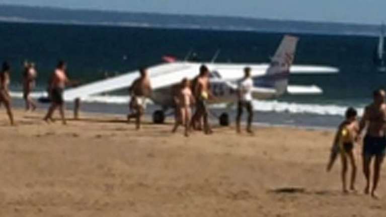 Αναγκαστική προσγείωση αεροσκάφους σε παραλία-Δυο νεκροί