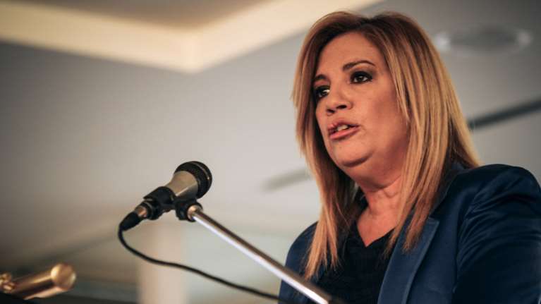 ΠΑΣΟΚ: Εξαπάτηση η «χαλάρωση» των capital controls