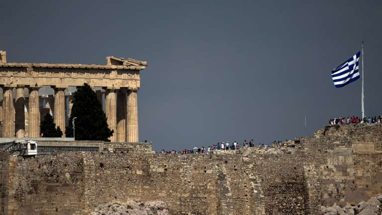 Reuters: Οι δυσκολίες που αντιμετωπιζουν οι επενδυτές στην Ελλάδα