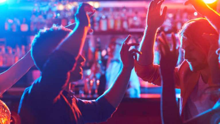 Ερχονται σκληρά μέτρα:  &quot;Λουκέτο&quot; ακόμα και από την πρώτη παράβαση στα νυχτερινά κέντρα - Αυστηροποίηση αλλά και &quot;ηθικό μπόνους&quot;