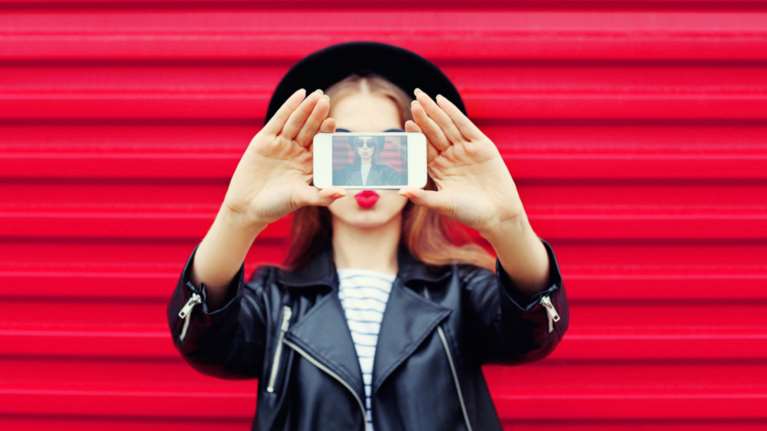 Πως οι φωτογραφίες στα social media «δείχνουν» την κατάθλιψη