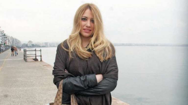 Είναι νέες, ωραίες, Θεσσαλονικιές και πολύ ...ΠΑΣΟΚ [φωτό]