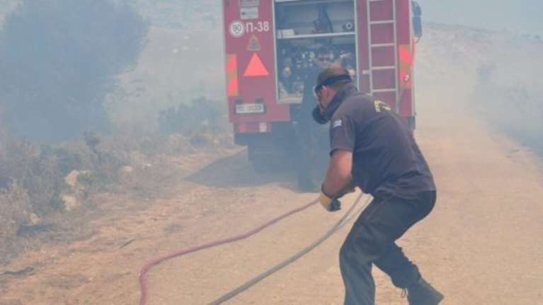 Υπό μερικό έλεγχο η φωτιά στο Μαζαράκι της Ηλείας