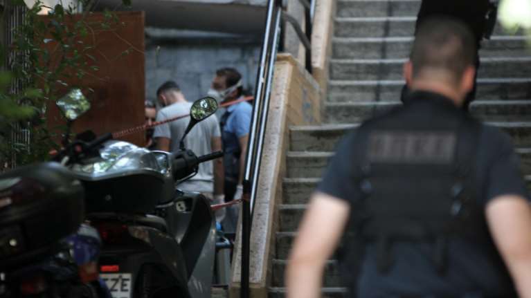 Νεκρός και δεμένος βρέθηκε ηλικιωμένος στα Εξάρχεια ΦΩΤΟ