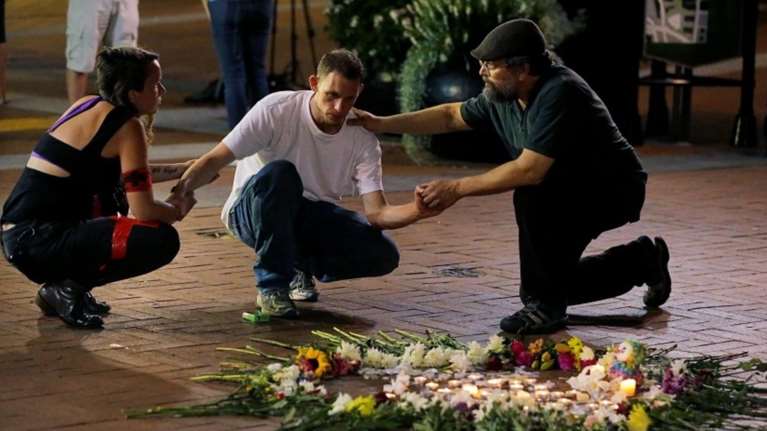 Πολιτική &quot;θύελλα&quot; στις ΗΠΑ μετά τα επεισόδια στη Βιρτζίνια (ΒΙΝΤΕΟ)