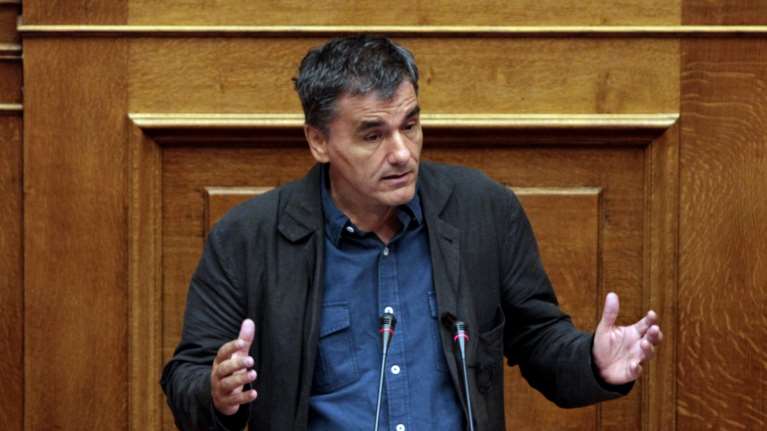 Με «non paper» το Μαξίμου διαψεύδει τα περί μετακίνησης Τσακαλώτου